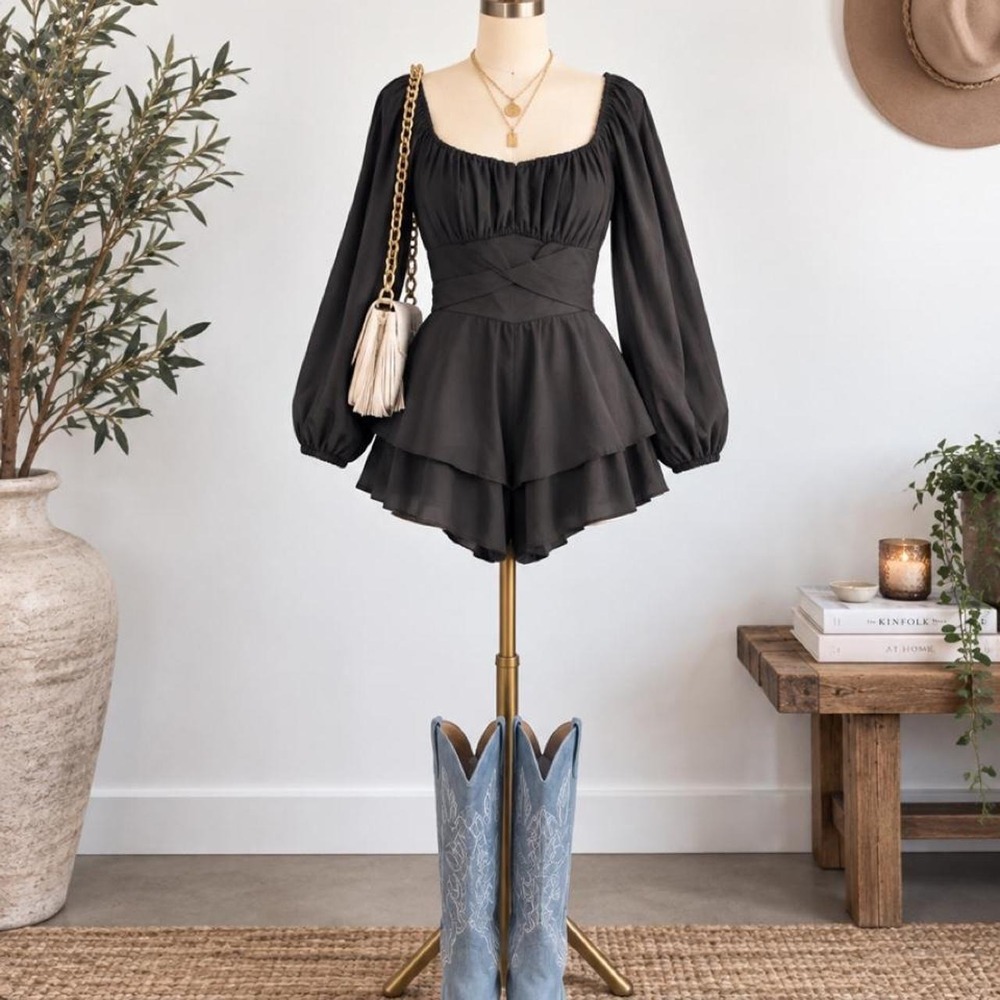 LYANER Black Long Sleeve Romper – Size Small